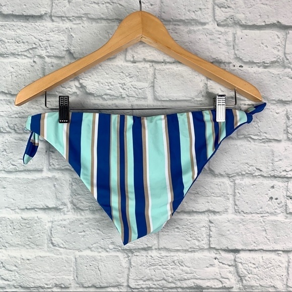 Altar’d State Reversible SideTie Bikini Bottom L NWT - Picture 6 of 7